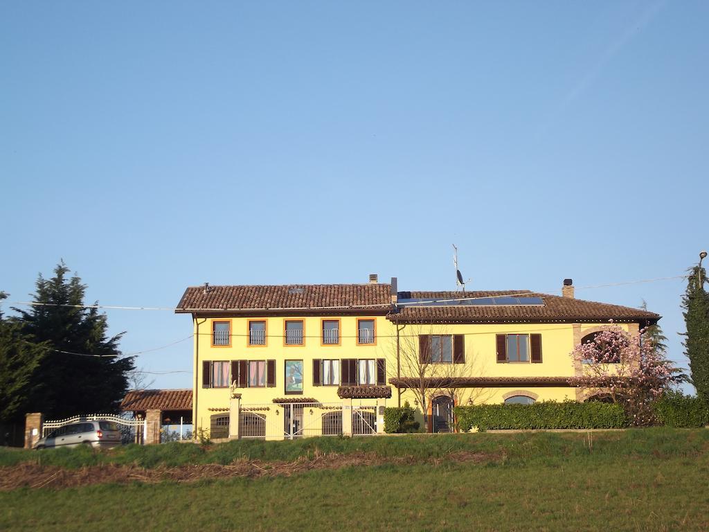 I Boidi Apartment Nizza Monferrato Bagian luar foto