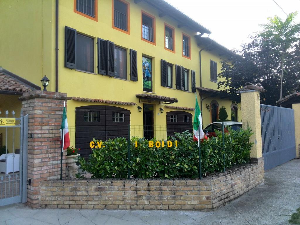I Boidi Apartment Nizza Monferrato Bagian luar foto