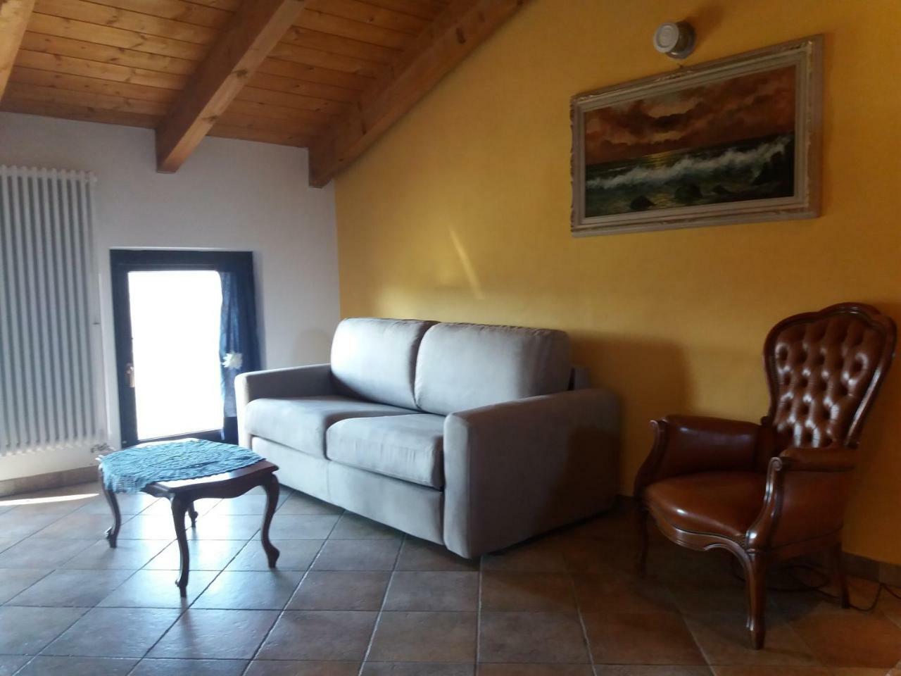I Boidi Apartment Nizza Monferrato Bagian luar foto